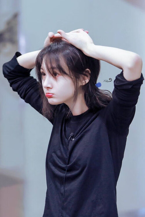 字母哥强调进攻选择需更加合理,字母哥进球后动作