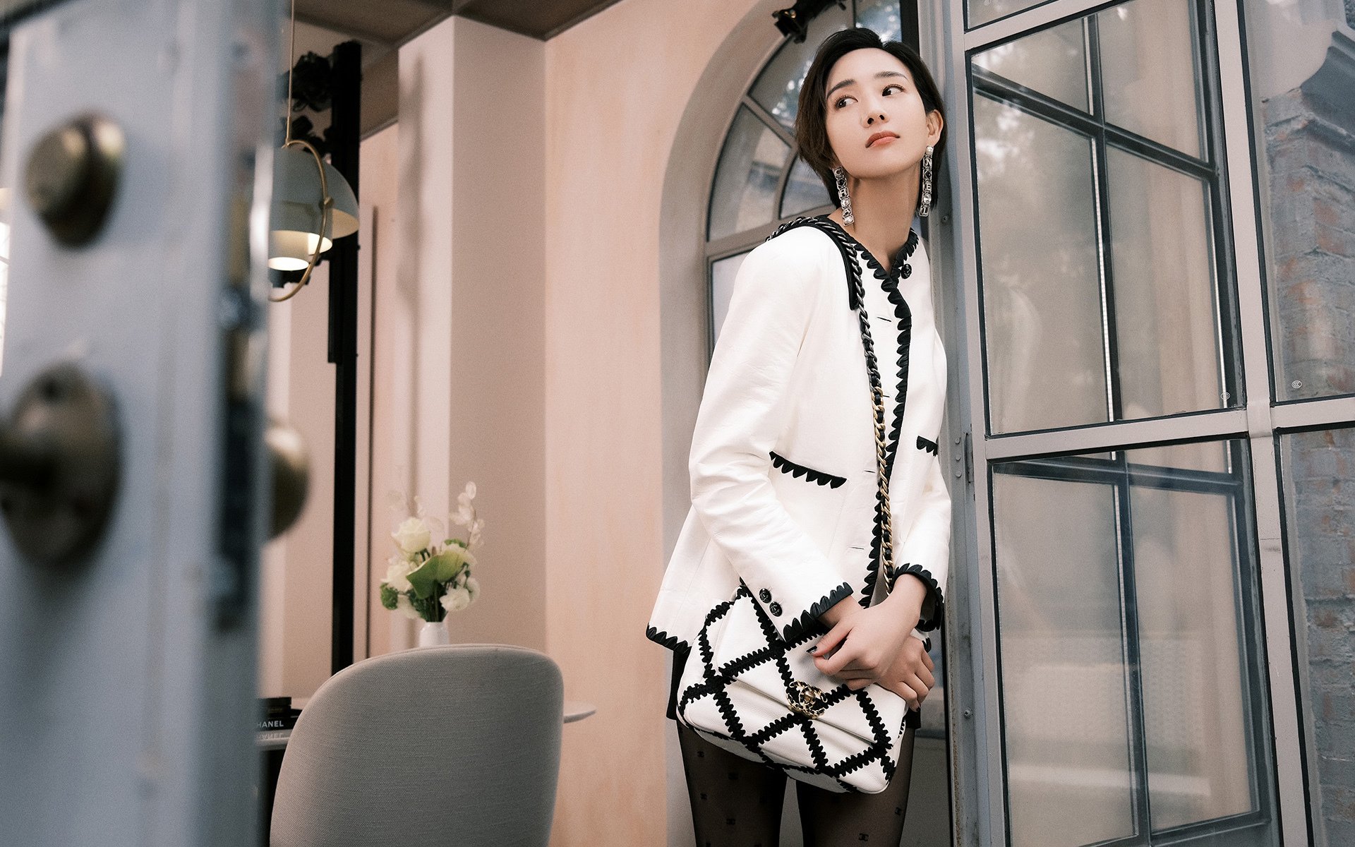 詹姆斯鼓励年轻球员勇敢表达想法,詹姆斯激励标语